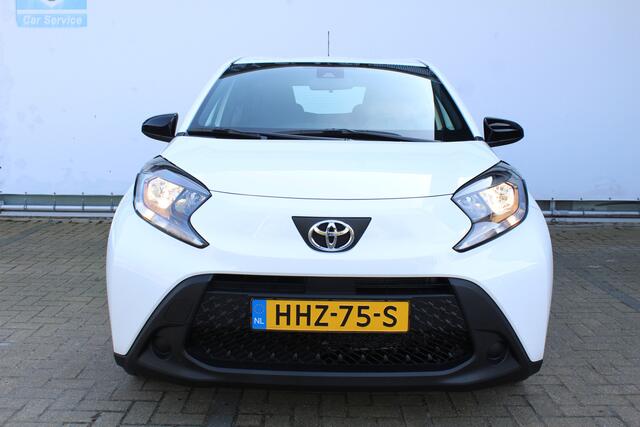 Toyota AYGO X 1.0 VVT-i MT Play | Achteruitrijcamera | Cruise controle | Lane assist | Apple CarPlay/Android Auto | Airco | DAB+ | Automatisch grootlicht | Zwarte hemelbekleding |