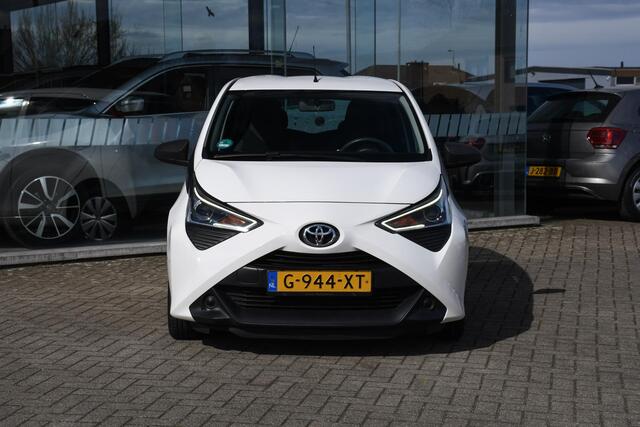 Toyota AYGO 1.0 VVT-i x-fun 1 EIGENAAR/ HILL HOLD/ LED