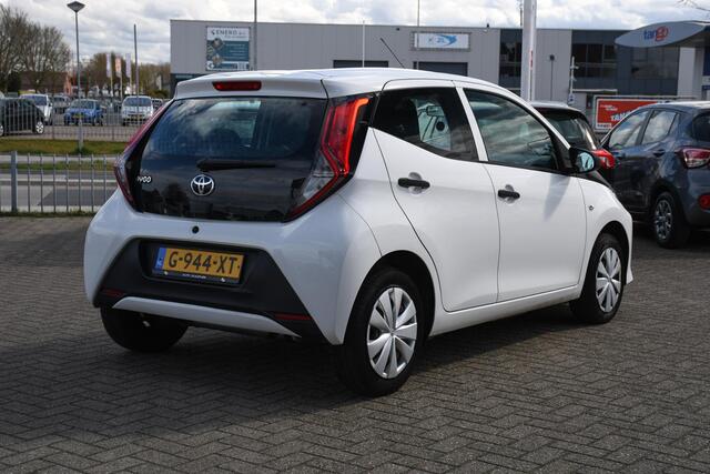 Toyota AYGO 1.0 VVT-i x-fun 1 EIGENAAR/ HILL HOLD/ LED