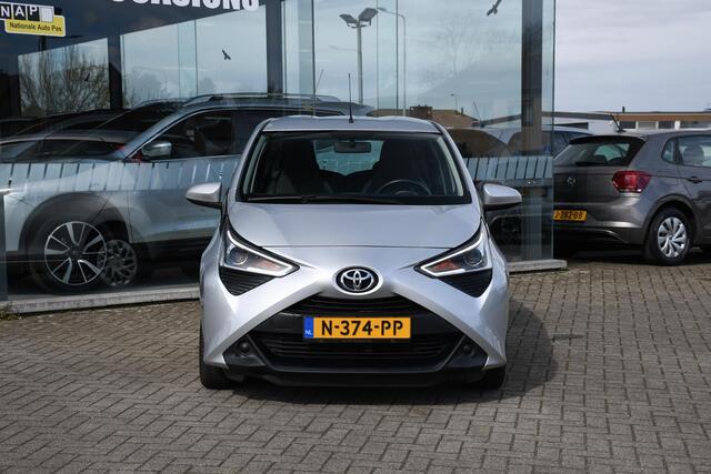 Toyota AYGO 1.0 VVT-i x-play APPLE CARPLAY/ HILLHOLD/ LED