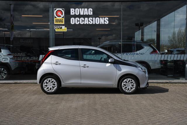 Toyota AYGO 1.0 VVT-i x-play APPLE CARPLAY/ HILLHOLD/ LED