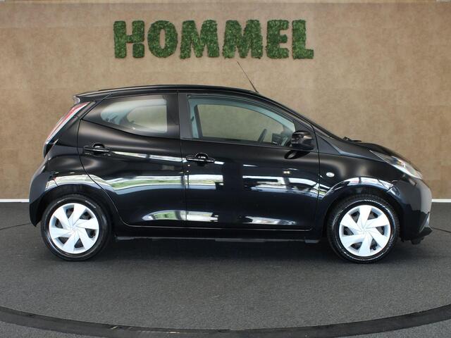 Toyota AYGO 1.0 VVT-i X-Wave - ORIGINEEL NEDERLANDSE AUTO - CABRIODAK - AIRCO - GROOT MULTIMEDIASCHERM - AFKOMSTIG VAN 2E EIGENAAR - BLUETOOTH - CAMERA - TOERENTELLER - LEDEREN STUUR - SNELHEIDSBEGRENZER