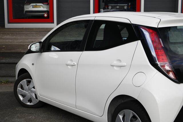Toyota AYGO 1.0 VVT-i x-play