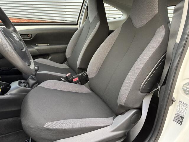 Toyota AYGO 1.0 VVT-i x-now | Airco | Cruisecontrol |
