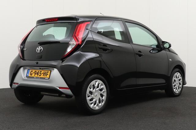 Toyota AYGO 1.0 VVT-i X-play Camera Carplay LED