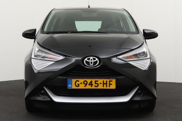 Toyota AYGO 1.0 VVT-i X-play Camera Carplay LED