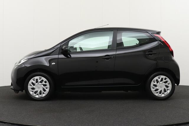 Toyota AYGO 1.0 VVT-i X-play Camera Carplay LED