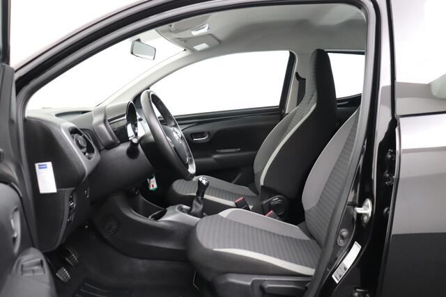 Toyota AYGO 1.0 VVT-i X-play Camera Carplay LED
