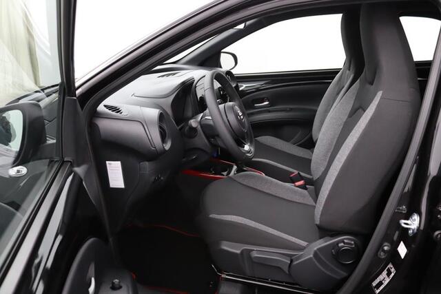 Toyota AYGO X 1.0 VVT-i S-CVT Play | Automaat | Red Pack | Apple Carplay | Achteruitrijcamera |