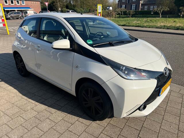 Toyota AYGO 1.0 VVT-I X-PLAY