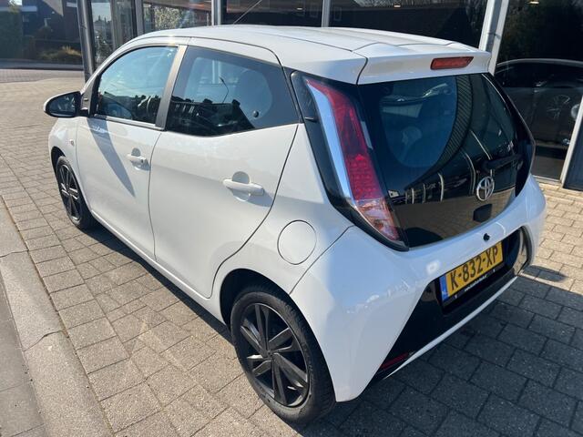 Toyota AYGO 1.0 VVT-I X-PLAY