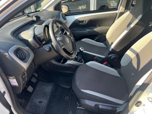 Toyota AYGO 1.0 VVT-I X-PLAY