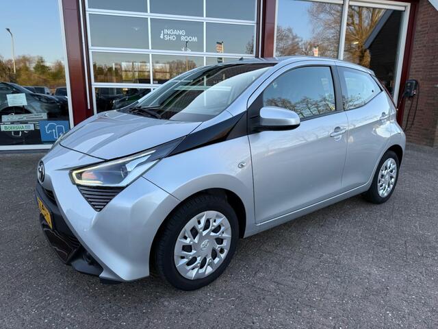 Toyota AYGO 1.0 VVT-I X-PLAY 5-DRS CAMERA/AIRCO/SNELHEIDSREGELAAR