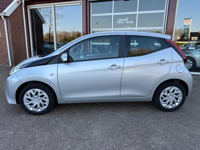 Toyota AYGO 1.0 VVT-I X-PLAY 5-DRS CAMERA/AIRCO/SNELHEIDSREGELAAR