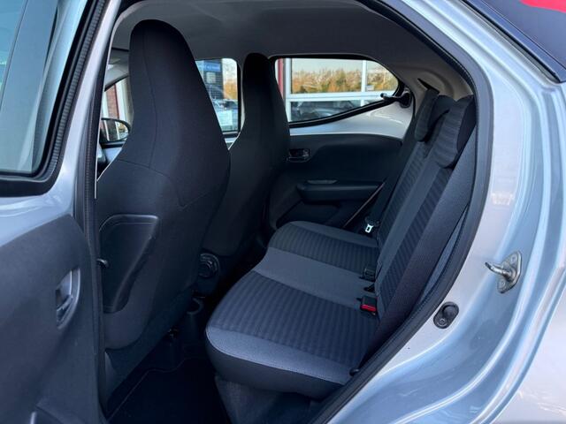 Toyota AYGO 1.0 VVT-I X-PLAY 5-DRS CAMERA/AIRCO/SNELHEIDSREGELAAR