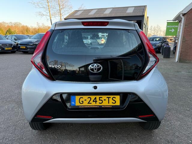 Toyota AYGO 1.0 VVT-I X-PLAY 5-DRS CAMERA/AIRCO/SNELHEIDSREGELAAR