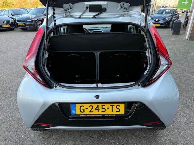 Toyota AYGO 1.0 VVT-I X-PLAY 5-DRS CAMERA/AIRCO/SNELHEIDSREGELAAR
