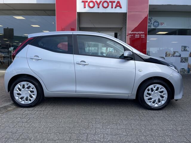 Toyota AYGO 1.0 VVT-i x-play | DAB | Apple CarPlay Android Auto | Elektr. Ve