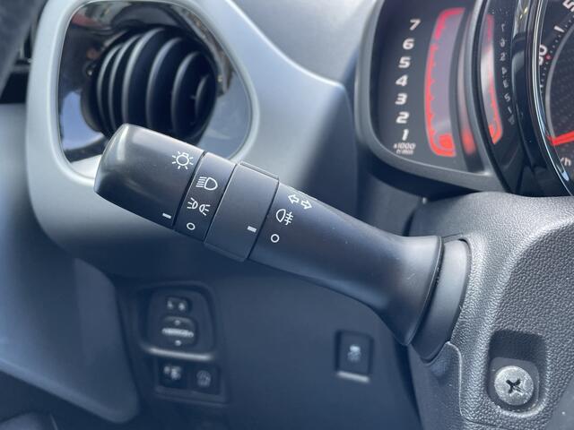 Toyota AYGO 1.0 VVT-i x-play | DAB | Apple CarPlay Android Auto | Elektr. Ve