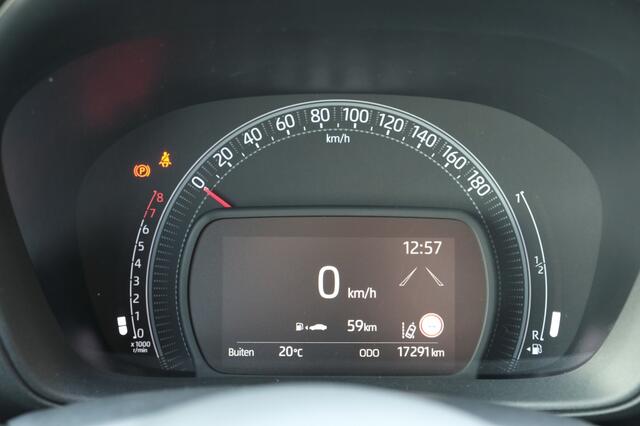 Toyota AYGO 1.0 VVT-i 72PK MT Envy | 18" lichtmetalen velgen 'design Envy' |
