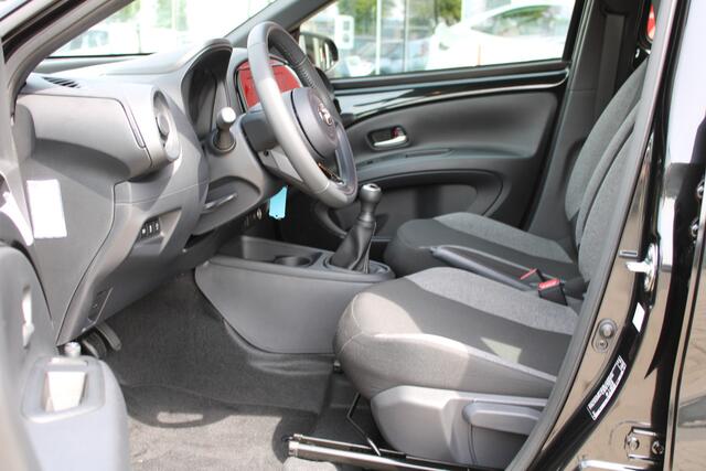 Toyota AYGO X 1.0 VVT-i MT play 72pk | Apple Carplay/Android Auto | Cruise | Nieuw modeljaar |
