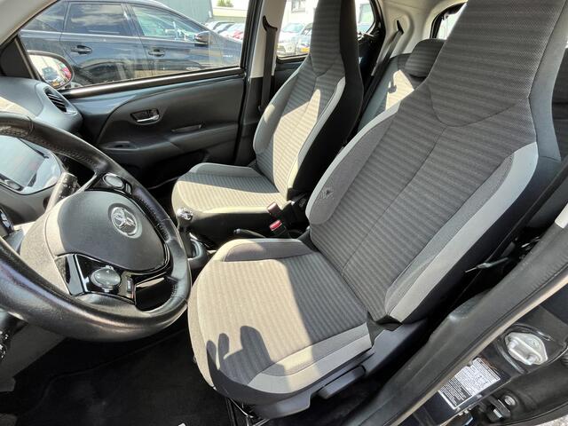 Toyota AYGO 1.0 VVT-i X-Play Carbio NL Auto Dealer onderhouden Carplay Camera