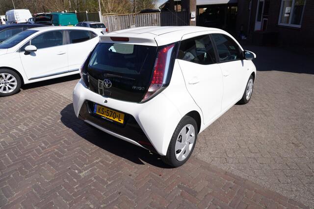 Toyota AYGO 1.0 VVT-i x-play CRUISE CARPLAY CAMERA