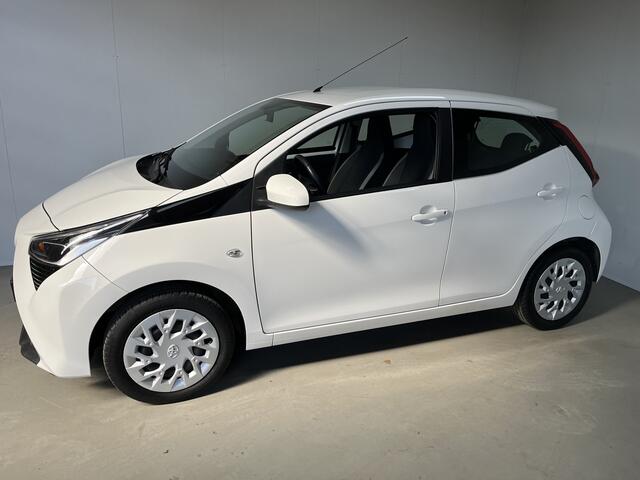 Toyota AYGO 1.0 VVT-i x-play Apple Carplay Camera NAP Incl BTW