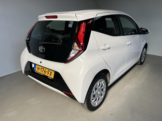 Toyota AYGO 1.0 VVT-i x-play Apple Carplay Camera NAP Incl BTW