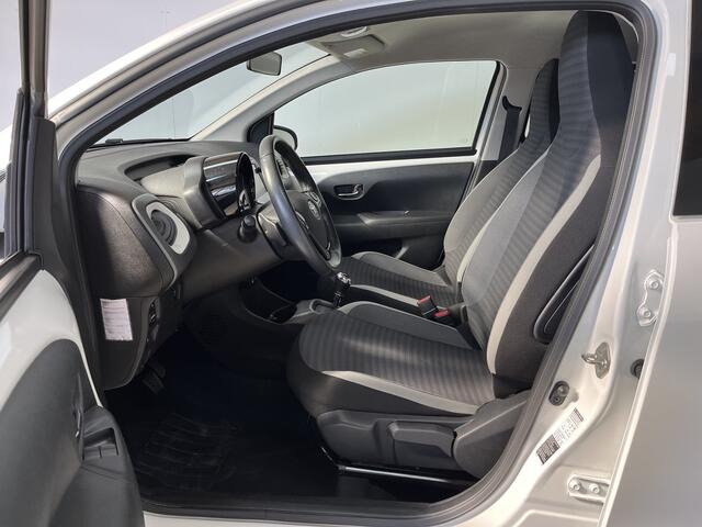Toyota AYGO 1.0 VVT-i x-play Apple Carplay Camera NAP Incl BTW