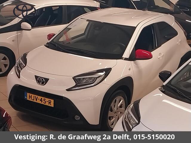 Toyota AYGO X 1.0 VVT-i MT First + Corel Red Pack | Apple Carplay & AndroidAUTO | Camera | Lichtmetalen velgen | Privacy Glass |