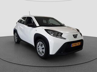 toyota-aygo-x-1.0-vvt-i-s-cvt-play-