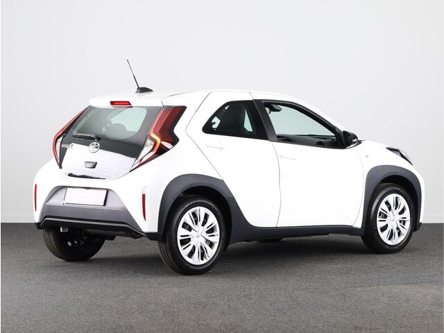 Toyota AYGO X 1.0 VVT-i MT Play *NIEUW* | Direct leverbaar! | Apple Carplay /- Android Auto | Parkeercamera |