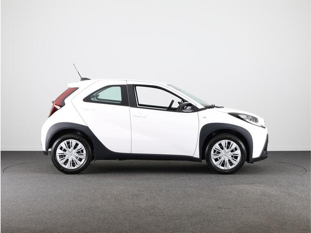 Toyota AYGO X 1.0 VVT-i MT Play *NIEUW* | Direct leverbaar! | Apple Carplay /- Android Auto | Parkeercamera |