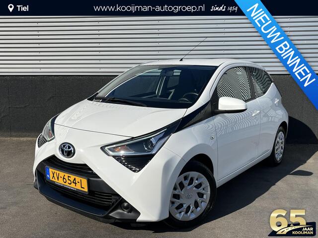 Toyota AYGO 1.0 VVT-i x-play Automaat, Achteruitrijcamera, Bluetooth, Nieuw geleverd en dealeronderhouden, 1e eign. BTW-auto