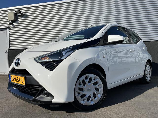 Toyota AYGO 1.0 VVT-i x-play Automaat, Achteruitrijcamera, Bluetooth, Nieuw geleverd en dealeronderhouden, 1e eign. BTW-auto