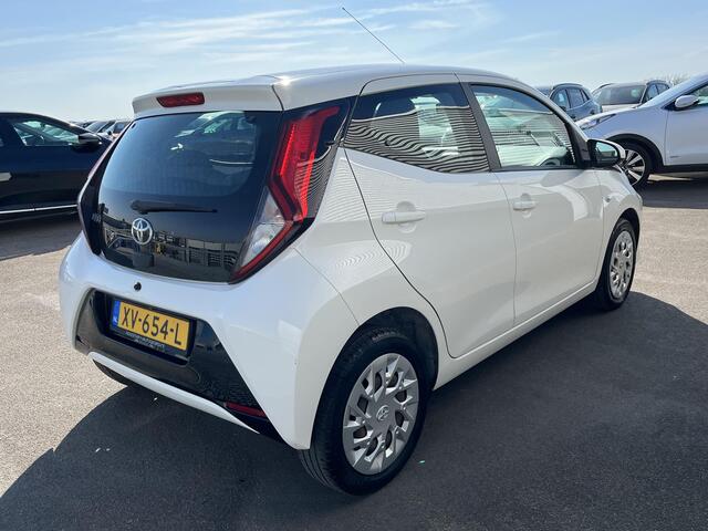 Toyota AYGO 1.0 VVT-i x-play Automaat, Achteruitrijcamera, Bluetooth, Nieuw geleverd en dealeronderhouden, 1e eign. BTW-auto