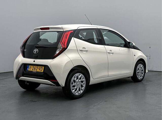 Toyota AYGO 1.0 VVT-i X-Play Automaat | Apple CarPlay | Android Auto | Camera | Airco |