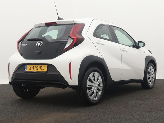 Toyota AYGO X 1.0 VVT-i S-CVT Play