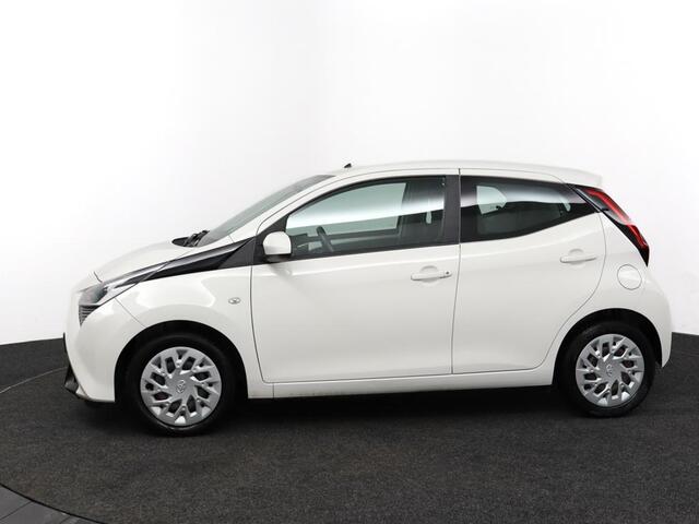 Toyota AYGO 1.0 VVT-i x-play limited | Airco | Apple Carplay | Android Auto | Achteruitrijcamera |