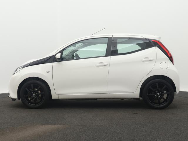 Toyota AYGO 1.0 VVT-i x-play Dealeronderhouden | Camera | Lichtmetalen Velgen | NL-Auto |
