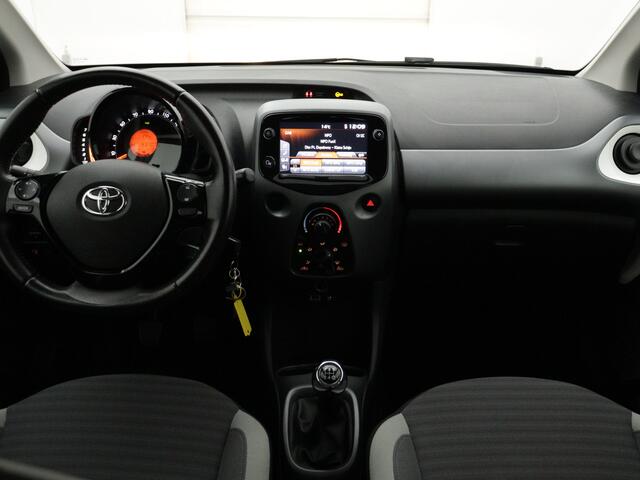Toyota AYGO 1.0 VVT-i x-play Dealeronderhouden | Camera | Lichtmetalen Velgen | NL-Auto |