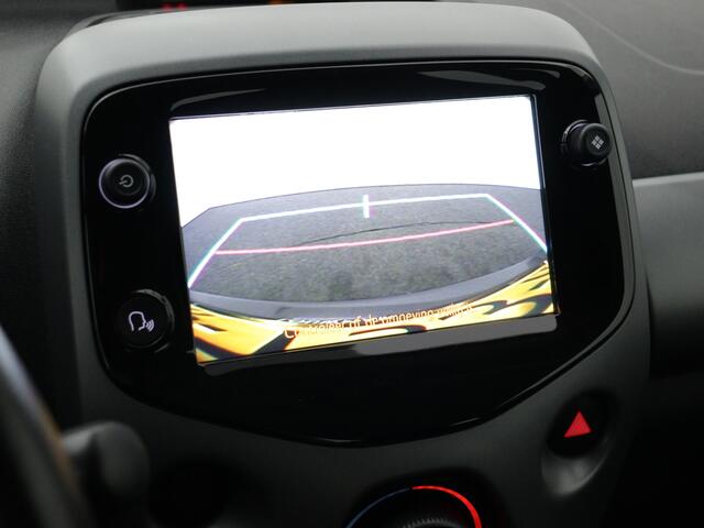 Toyota AYGO 1.0 VVT-i x-play Dealeronderhouden | Camera | Lichtmetalen Velgen | NL-Auto |