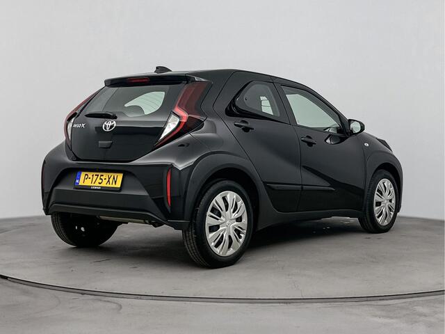 Toyota AYGO X 1.0 VVT-i MT Play Reservering Willem mevr. Severing