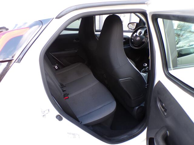 Toyota AYGO 1.0 VVT-i x-joy AUTOMAAT,1 EIGENAAR,ZEER MOOI !!!