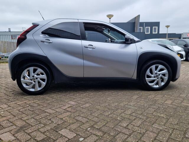 Toyota AYGO X 1.0 VVT-i MT first
