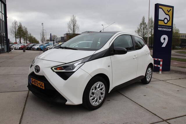 Toyota AYGO 1.0 VVT-i x-play limited Carplay, Camera, NL, auto, Airco, facelift Lente aanbieding!