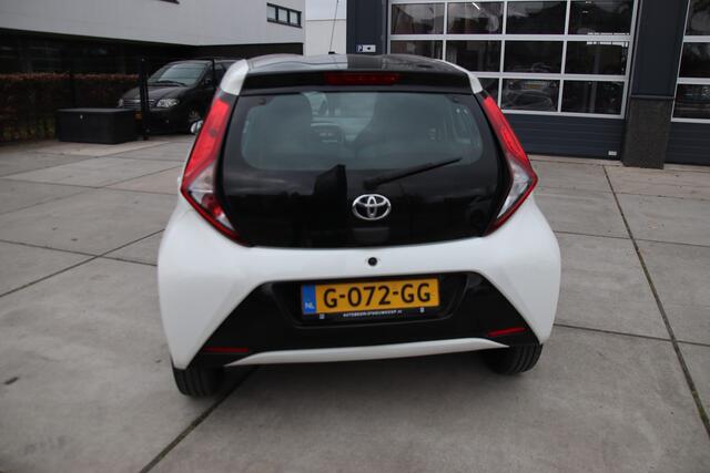 Toyota AYGO 1.0 VVT-i x-play limited Carplay, Camera, NL, auto, Airco, facelift Lente aanbieding!