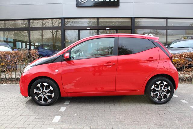 Toyota AYGO 1.0 VVT-i 5-deurs x-Joy | Rijklaar | Stoelverwarming | Clima | Apple/Android | LM-velgen | Dealer onderhouden
