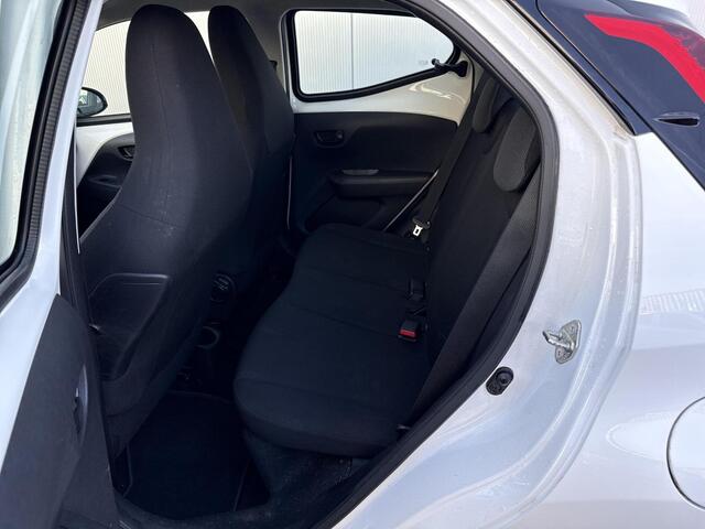 Toyota AYGO 1.0 VVT-i x-fun **AIRCO/ BLUETOOTH/ 36 MAANDEN GARANTIE**